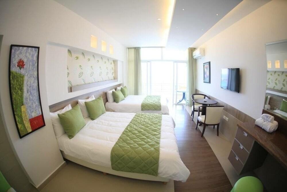 Sawary Beach Hotel Батрун Экстерьер фото