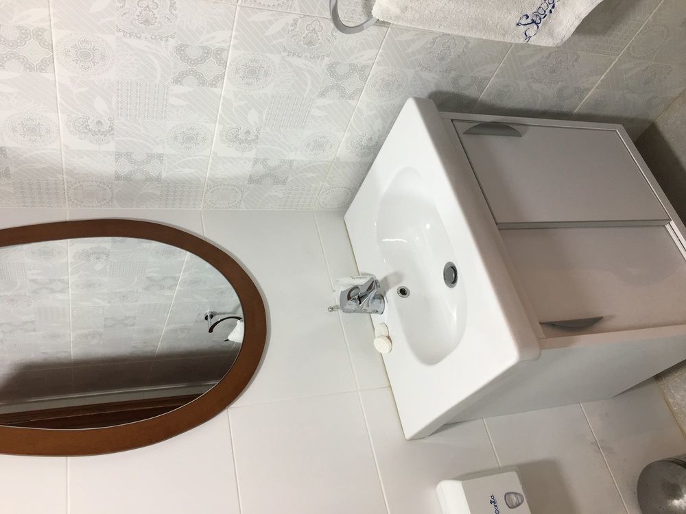 Sawary Beach Hotel Батрун Экстерьер фото