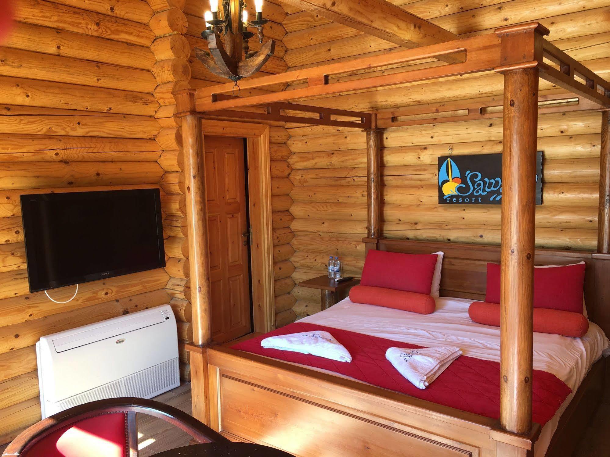 Sawary Beach Hotel Батрун Экстерьер фото