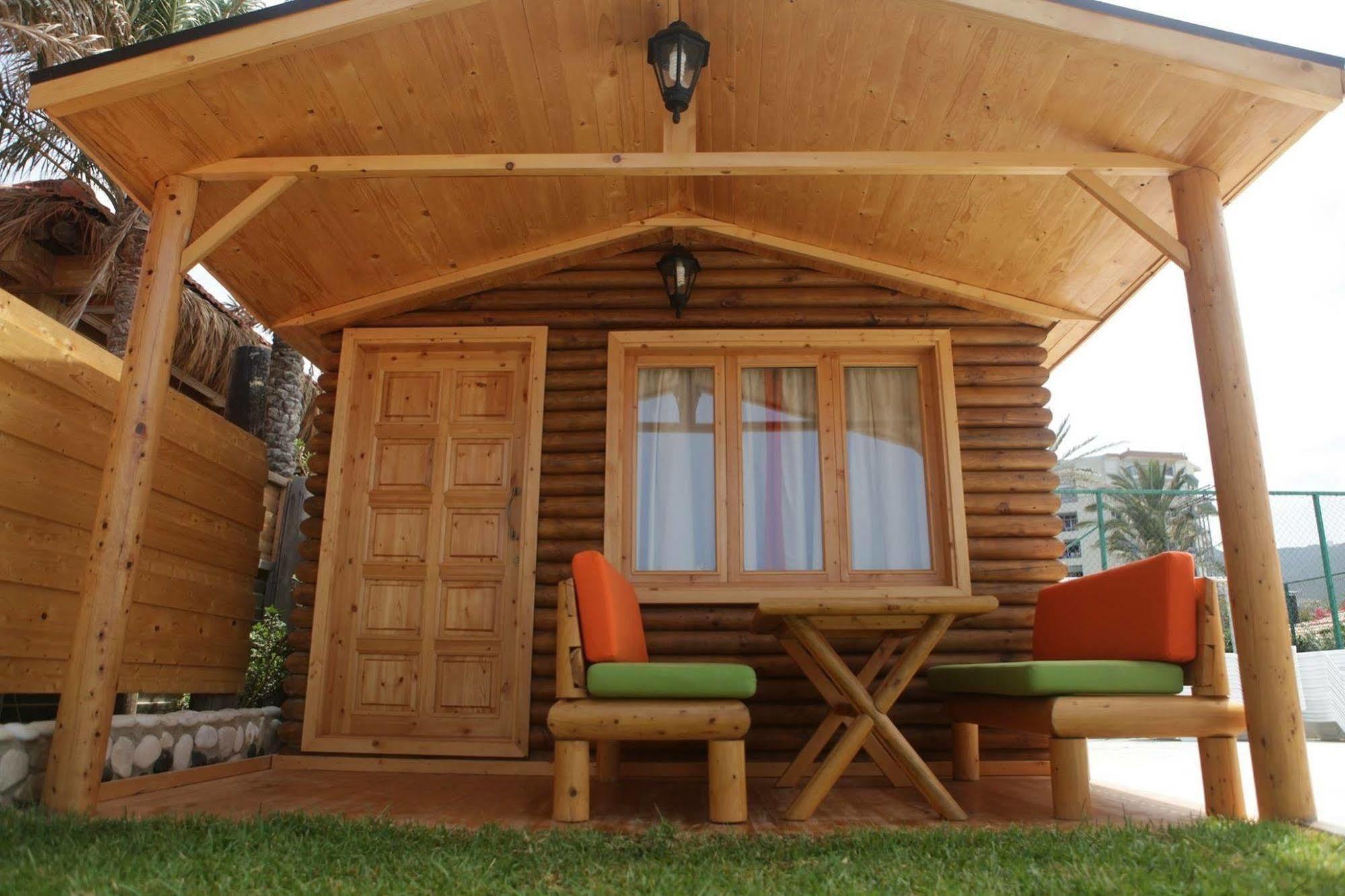 Sawary Beach Hotel Батрун Экстерьер фото